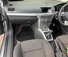 Opel Astra 1.4 2007 - Image 9/10