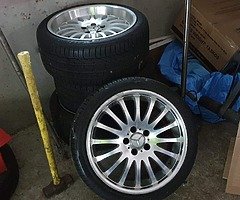 Staggered 18in Mercedes wheels