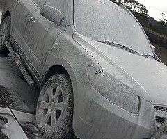 For Sale HYUNDAI SANTA FE NCT 31-8-2020 TAX 08-2019 and new4 tires CRD 4WD AUTOMATIC