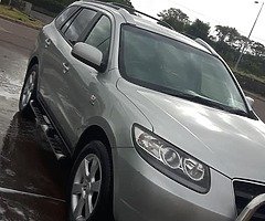 For Sale HYUNDAI SANTA FE NCT 31-8-2020 TAX 08-2019 and new4 tires CRD 4WD AUTOMATIC