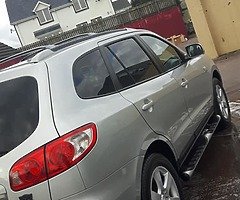 For Sale HYUNDAI SANTA FE NCT 31-8-2020 TAX 08-2019 and new4 tires CRD 4WD AUTOMATIC - Image 8/10