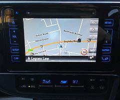 2015 65 TOYOTA AURIS 1.8 HYBRID DESIGN FACELIFT MODEL - Image 8/10