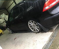 Vossen splits.