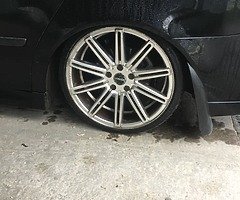 Vossen splits.