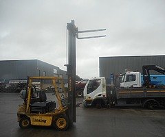 FOR SALE: 2.5 Ton Lansing Fork Lift