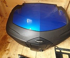 Triumph 1050 genuine luggage and top box all fittings and keys