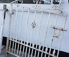 Gate