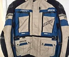 EXCELLENT MOTORBIKE STUFF TAKE A LOOK CAN DELIVER IF NEEDED - Image 3/4