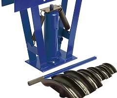 ** SELECTION OF GARAGE EQUIPMENT ** - Image 5/8