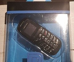 Phones - Image 5/5