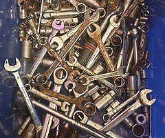 Sockets and spanners