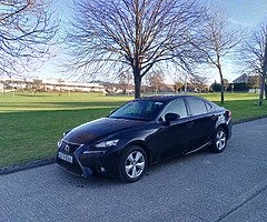 Lexus is300h