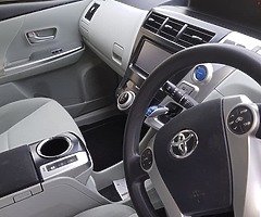 Toyota Prius Hybrid 2013 - Image 4/10