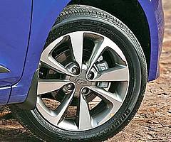 Right Price New Car Tyre Fit+Balance