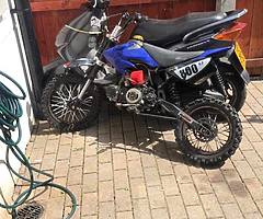 Yahama 125cc moped an 110cc pitbike text me if intrested