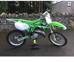 Looking 125