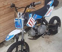 125 pitbike like new still new pads front an back