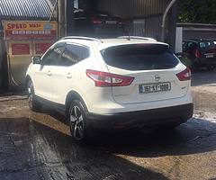 Top spec 2016 qashqai - Image 3/4