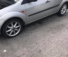 Ford Fiesta for breaking - Image 3/3