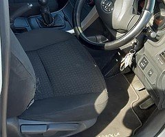 09 toyota corolla - Image 5/9