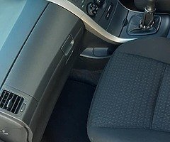 09 toyota corolla - Image 7/9