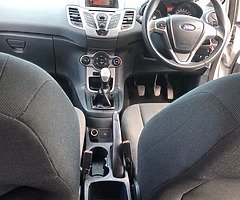 White Ford Fiesta 2011 - Image 3/8