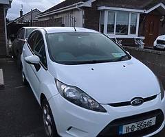 White Ford Fiesta 2011 - Image 4/8