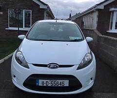 White Ford Fiesta 2011 - Image 5/8