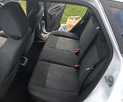 White Ford Fiesta 2011 - Image 7/8