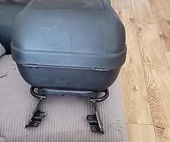 Renntec hornet 600/250 carrier and box. All fitings. - Image 3/3