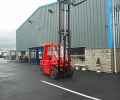 FOR SALE: Nissan Fork Lift