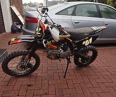 Pit bike