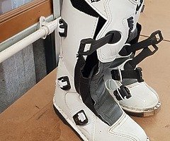 Motocross boots