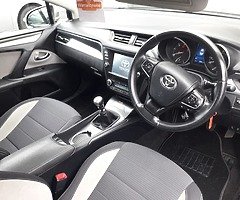 16 uk reg Toyota Avensis business Edition