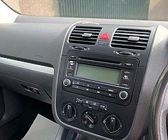 2005 Volkswagen Golf - Image 6/8