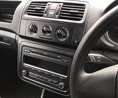 Skoda Fabia 2011 - Image 5/10