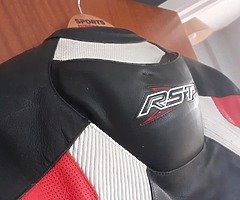 I full set RST leathers
