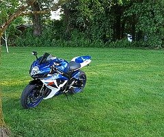 2007 gsxr 1 owner from new - Image 4/8
