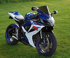 2007 gsxr 1 owner from new - Image 6/8