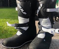 Trials bike boots