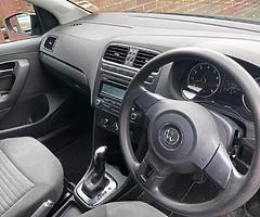 2010 VW POLO 1.4 automatic petrol - Image 8/9