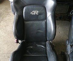 R32 interior mk4