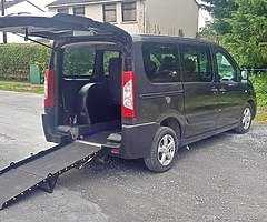 2010 wheelchair ac accecable(+4)