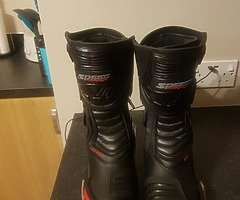 Band new race boots