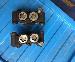 r6 calipers