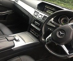 Mercedes E-300 - Image 7/10