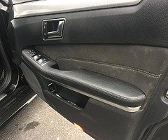 Mercedes E-300 - Image 8/10