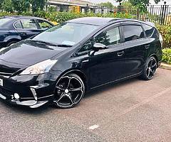 Toyota Prius alpha 2013 7 seater