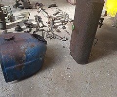 Vintage tractor parts - Image 4/4