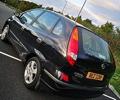 2005 Nissan Almera Tino